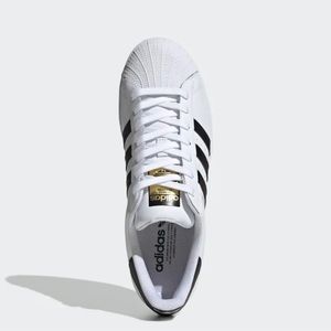 ⬇️PRICE⬇️ Adidas • White and Black SuperStars • 4 .5 US
